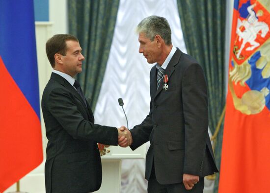 Dmitry Medvedev presents state awards to Russian citizens