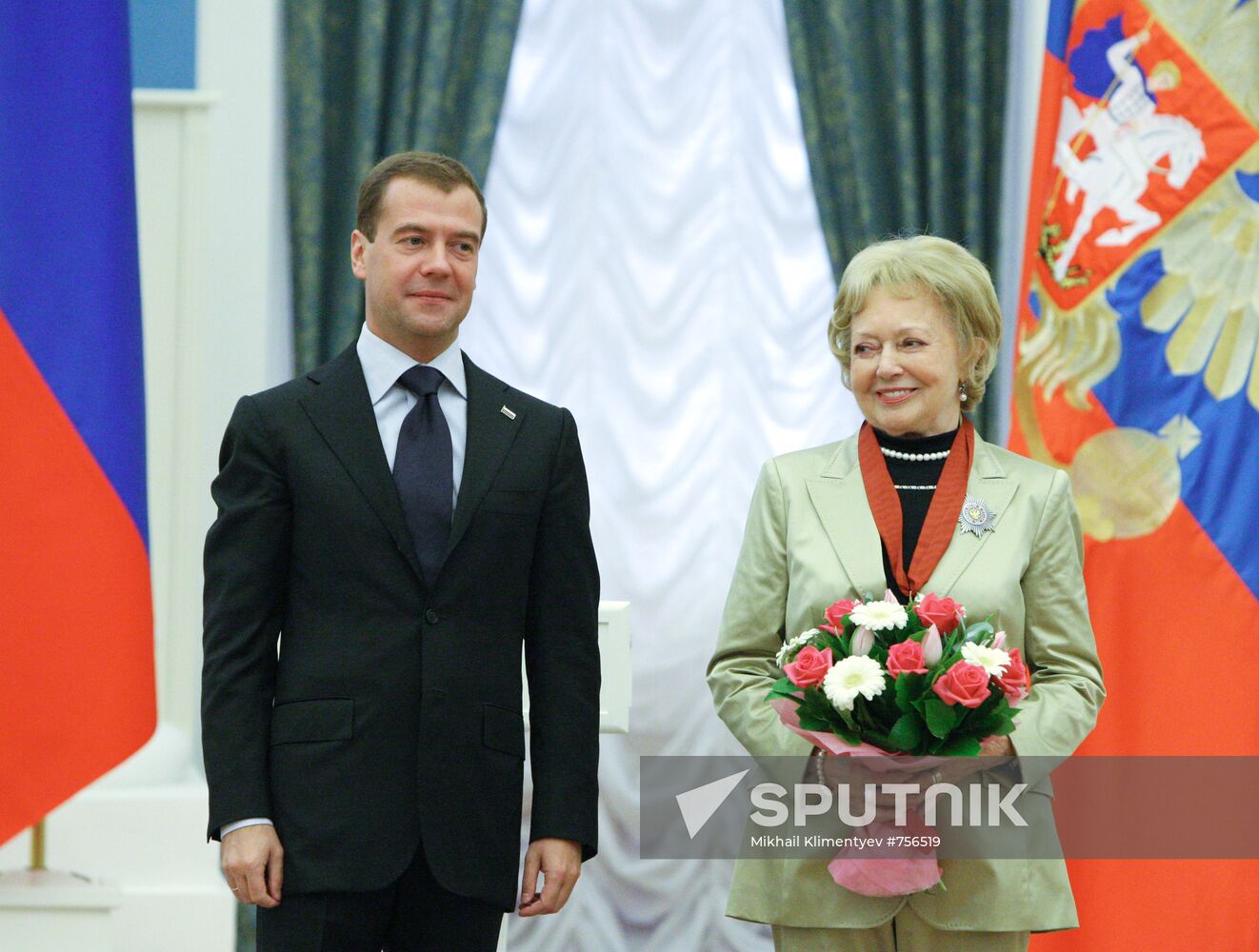 Dmitry Medvedev presents state awards to Russian citizens