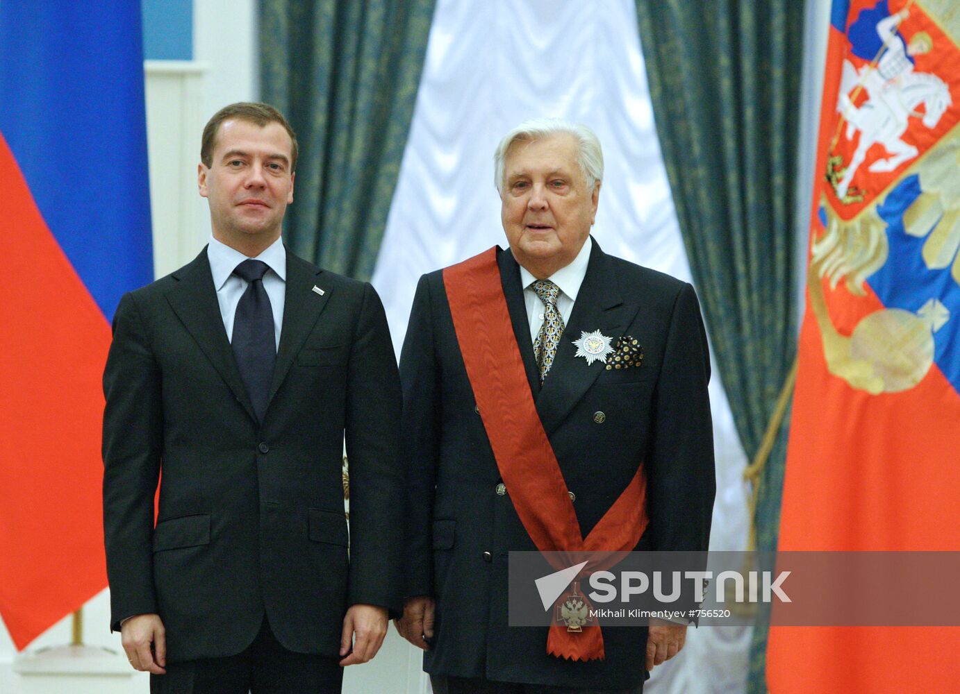 Dmitry Medvedev presents state awards to Russian citizens