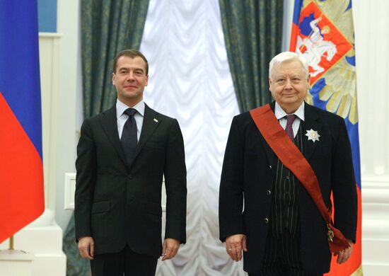 Dmitry Medvedev presents state awards to Russian citizens