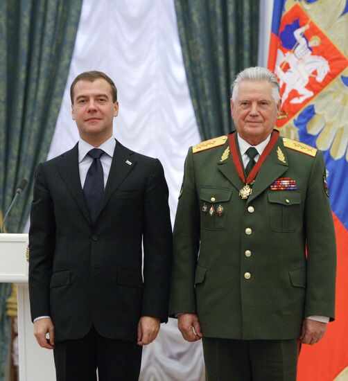 Dmitry Medvedev gives high state awards