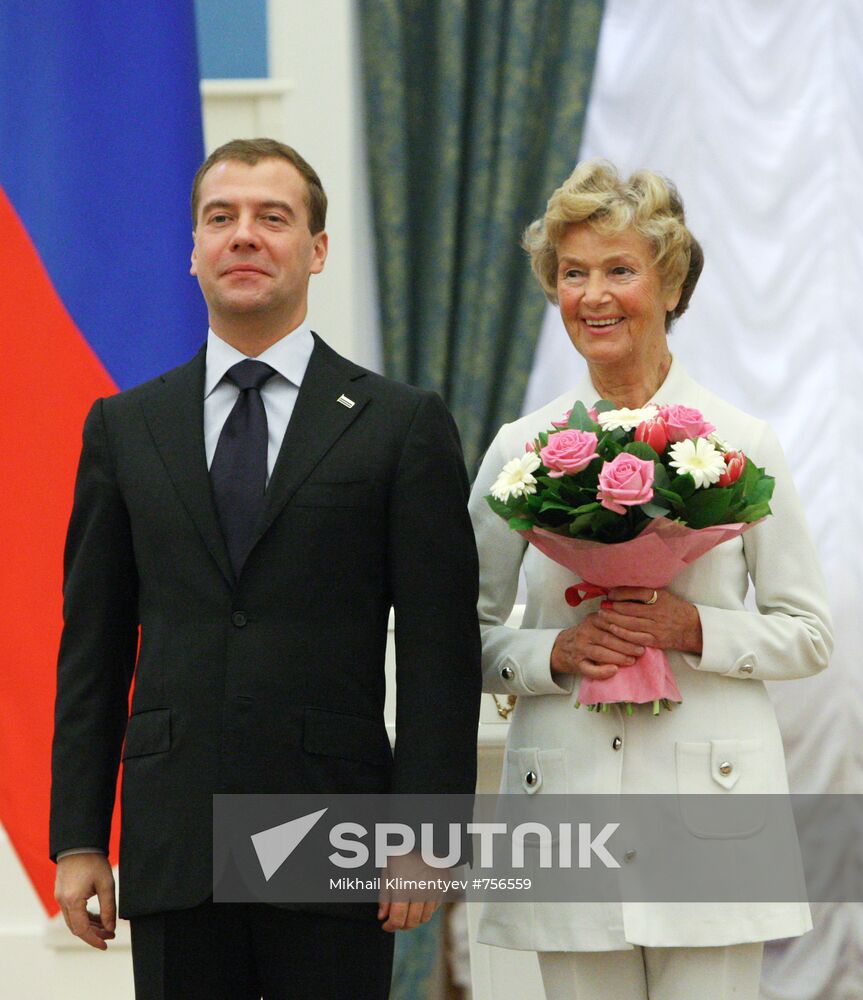 Dmitry Medvedev gives high state awards