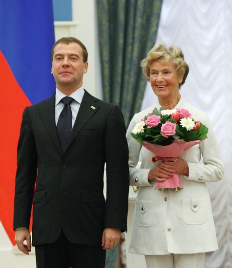 Dmitry Medvedev gives high state awards