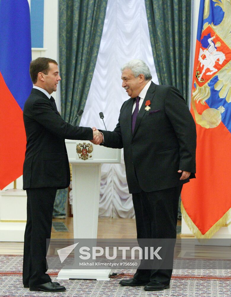 Dmitry Medvedev gives high state awards