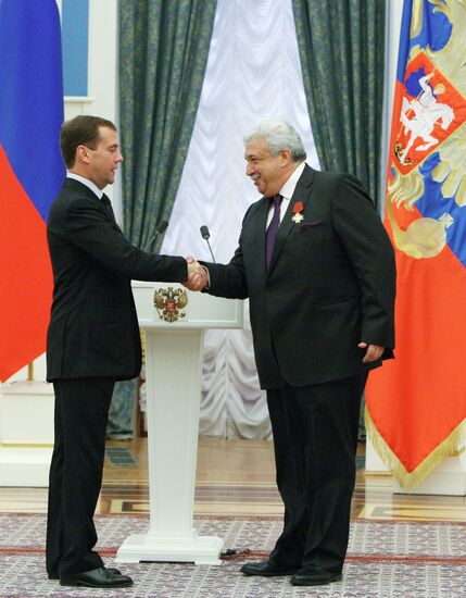 Dmitry Medvedev gives high state awards