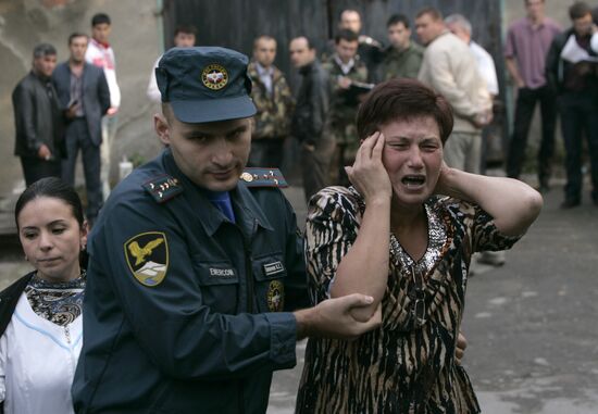 Relatives of those suffered from blow in Vladikavkaz