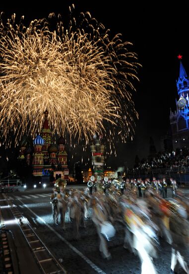 Closing ceremony of Spasskaya Tower festival of military bands