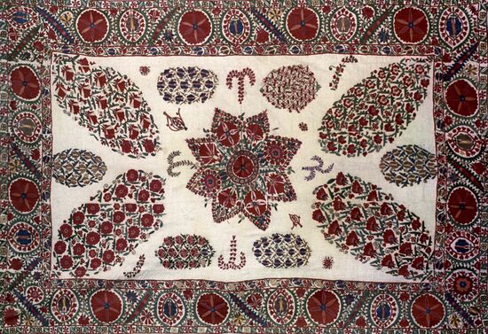 Uzbek decorative embroidery
