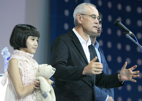 Chika Arakawa and Sergei Bodrov Sr