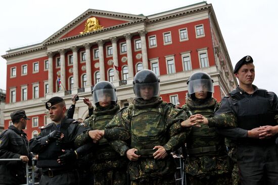 Police cordon on Tverskaya Square
