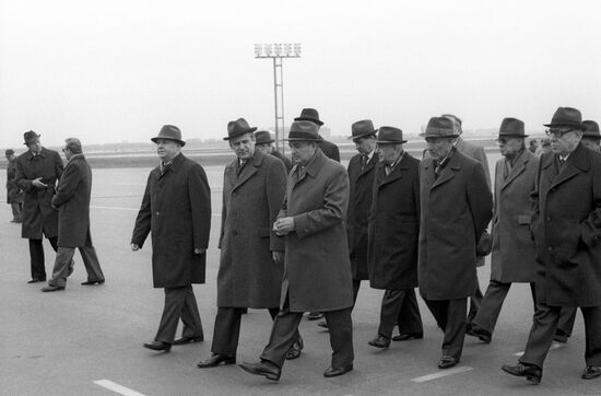 Mikhail Gorbachev in the airport