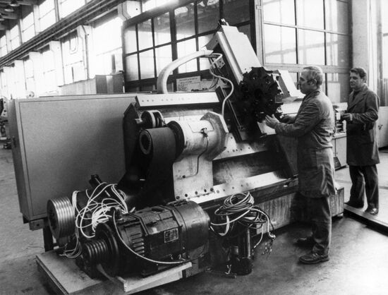 Prototype of SE-963 machine