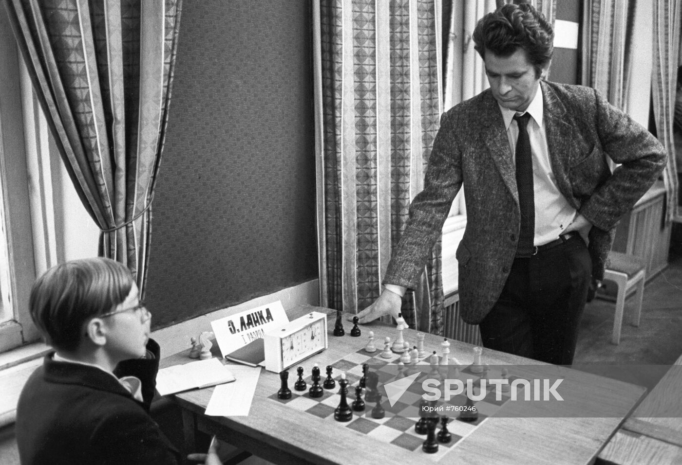 MOSCOW, RUSSIA - FEBRUARY 17, 2017: Russian chess grandmaster, former world  champion Boris Spassky