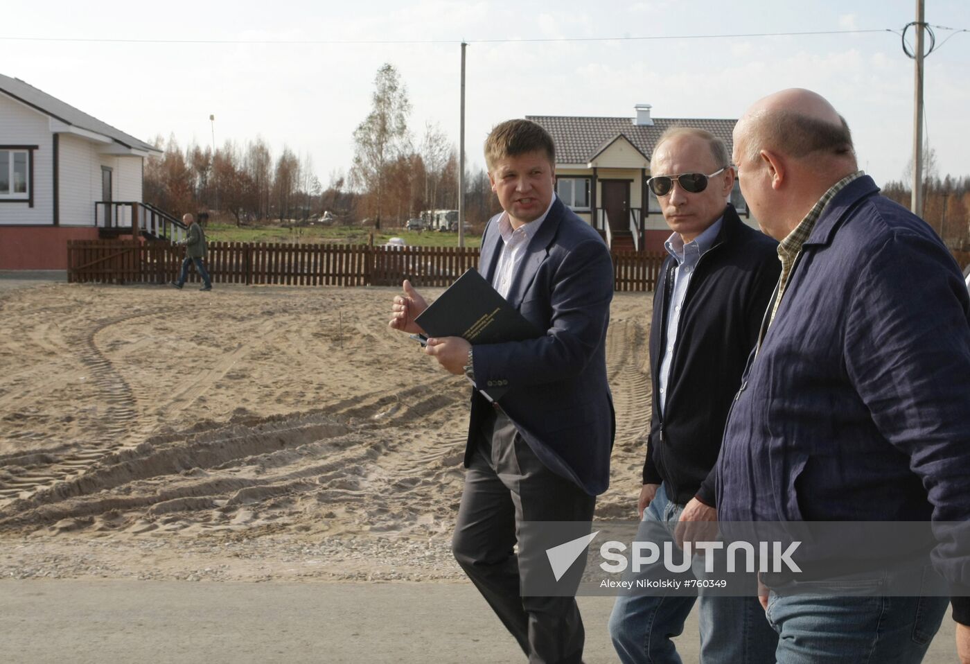 Vladimir Putin visits Verkhnyaya Vereya settlement