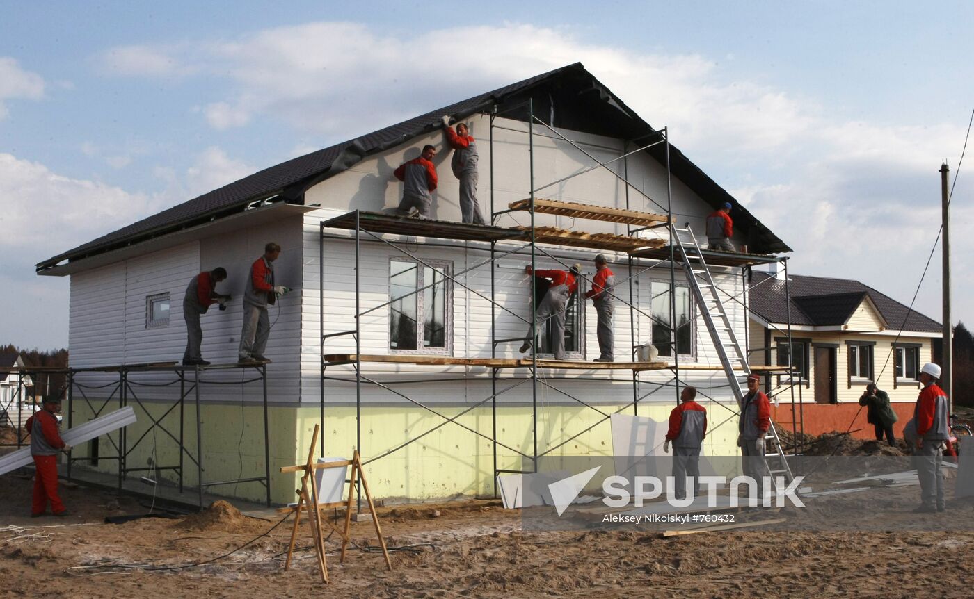 Construction of new house, Verkhnyaya Vereya settlement