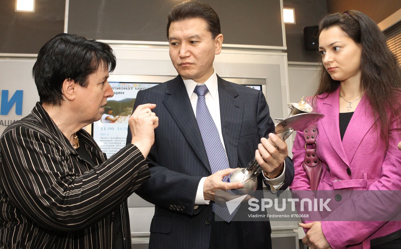 Nona Gaprindashvili, Kirsan Ilyumzhinov and Alexandra Kostenyuk