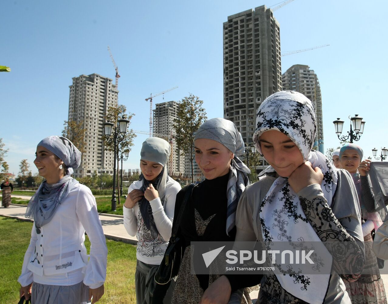 Flashmob "The way a Chechen woman should dress", Grozny