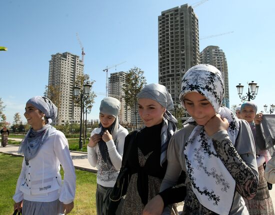Flashmob "The way a Chechen woman should dress", Grozny