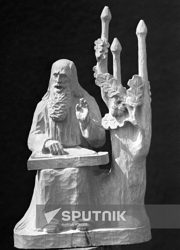 Wood carved sculpture