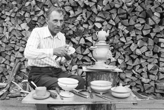 Woodcarver Timofey Yermolaev
