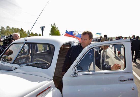 Dmitry Medvedev takes part in St.Petersburg-Kiev motor race