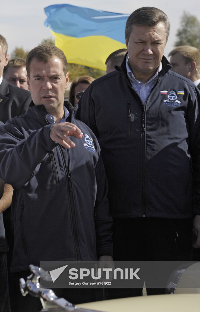 Dmitry Medvedev, Viktor Yanukovich take part in auto rally