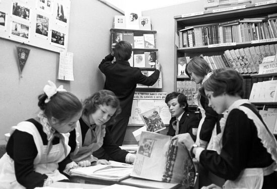 Students of Moscow's secondary school 17