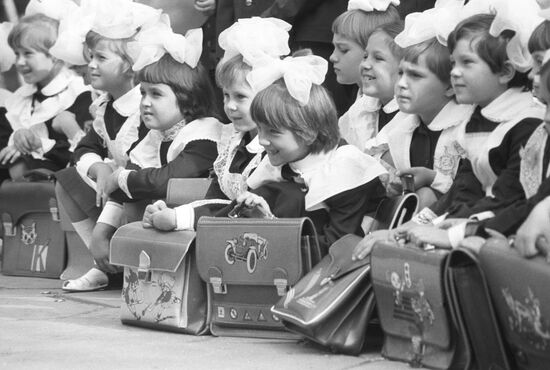 First-graders on the Day of Knowledge