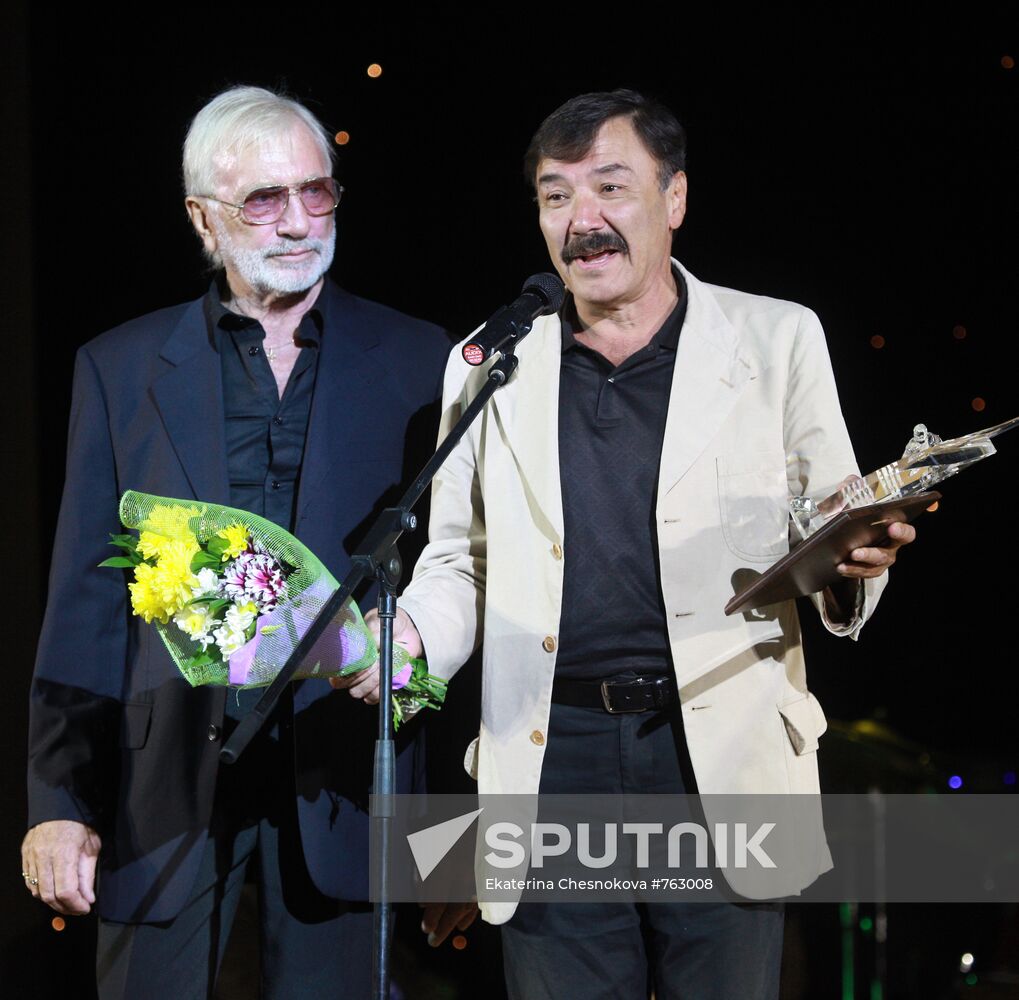 Viktor Mereshko and Rustam Sagdullayev