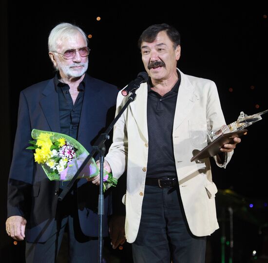 Viktor Mereshko and Rustam Sagdullayev