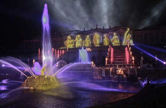 Light-music fireworks show in Peterhof