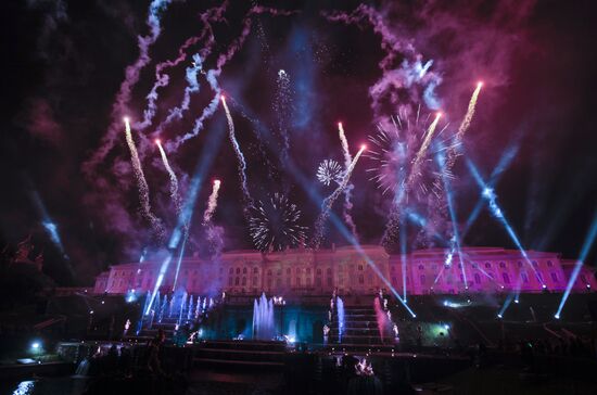Light-music fireworks show in Peterhof