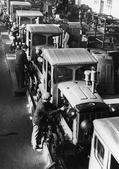 Tractor factory, Kijang