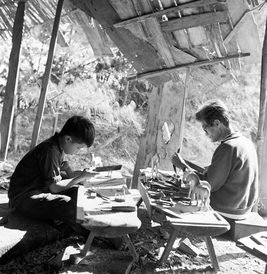 Wood carvers