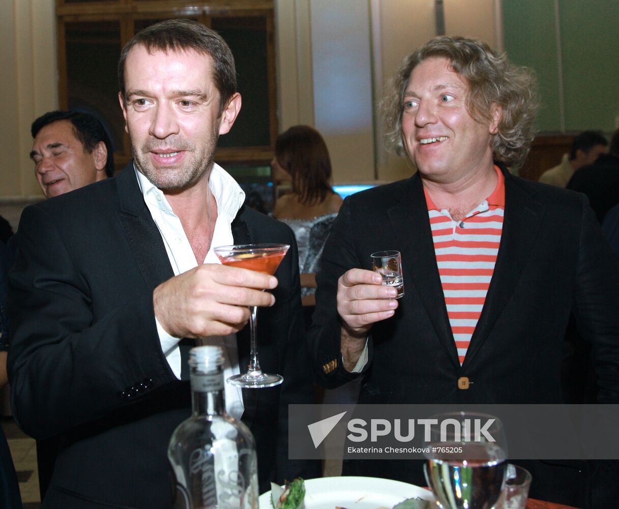 Vladimir Mashkov, Alexander Oleynikov