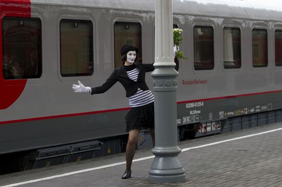 Russia's Moscow-Nice railway train sets out on its maiden trip