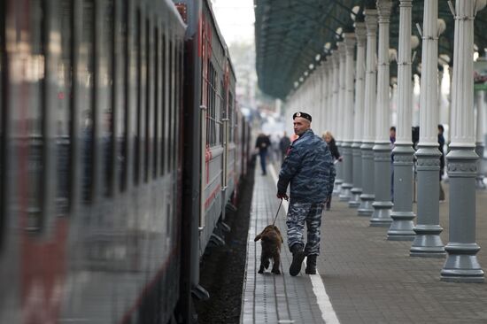 Russia's Moscow-Nice railway train sets out on its maiden trip