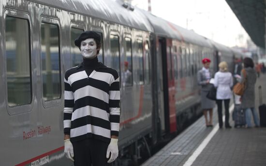 Russia's Moscow-Nice railway train sets out on its maiden trip