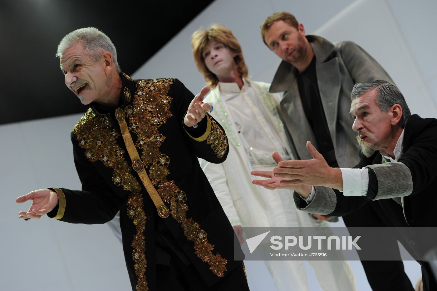 Vyacheslav Zakharov, Alexander Nikiforov