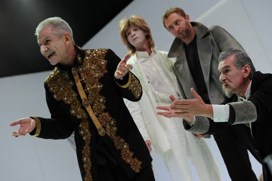 Vyacheslav Zakharov, Alexander Nikiforov