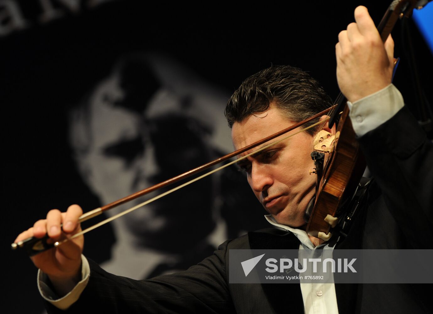 Violinist Maksim Vengerov gives master class