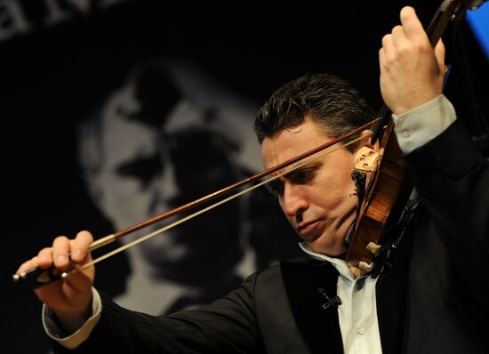 Violinist Maksim Vengerov gives master class