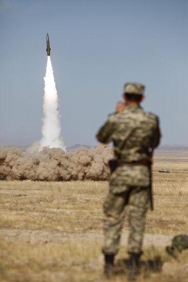 SCO holds Peace Mission 2010 military drills