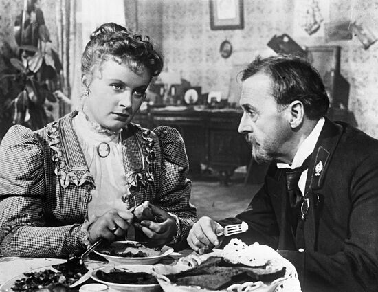 Frame from motion picture "Anna on the neck"