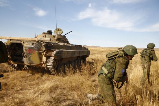 SCO holds Peace Mission 2010 military drills
