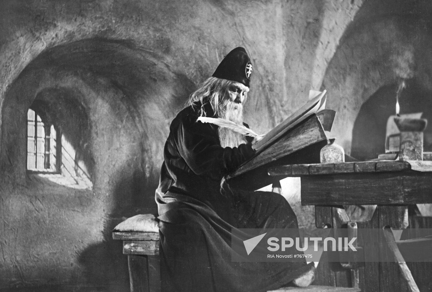Actor Maxim Mikhailov in movie Boris Godunov