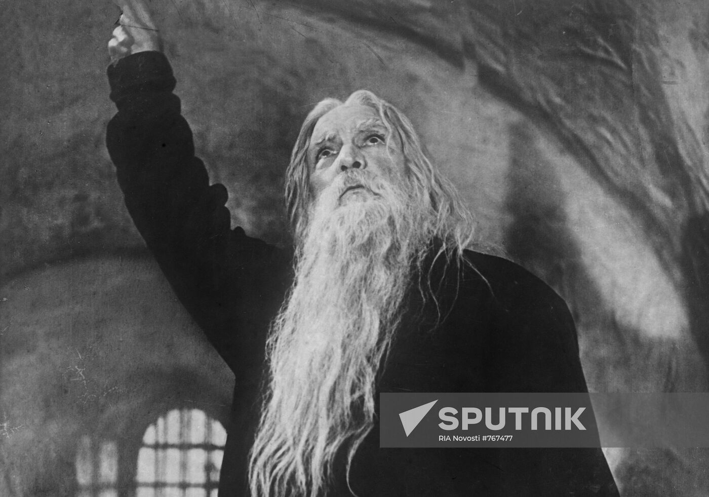 Actor Maxim Mikhailov in movie Boris Godunov