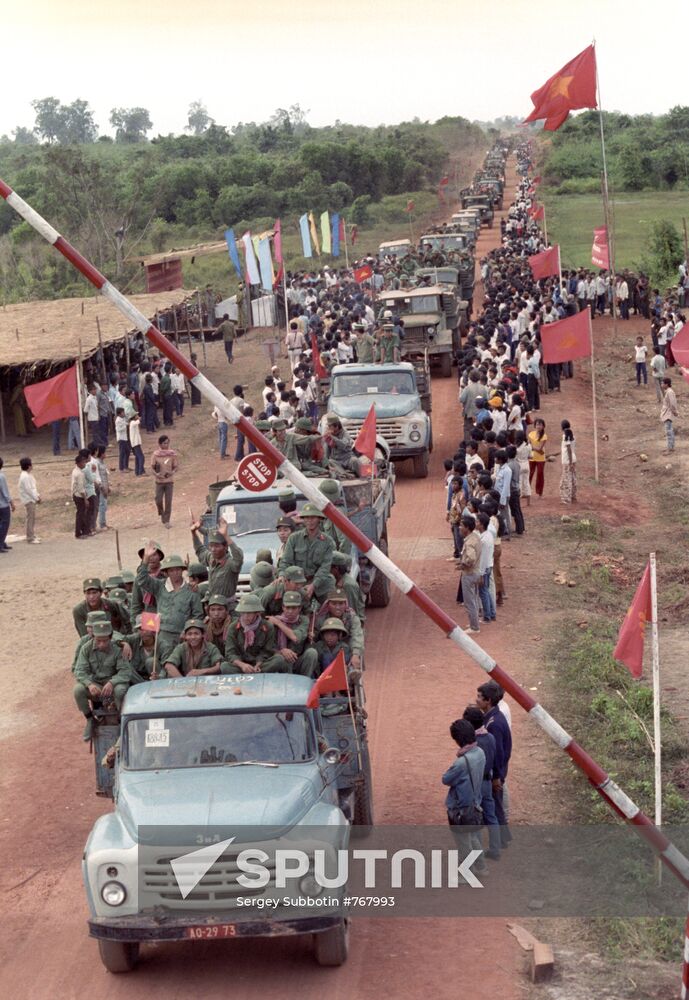 Column of trucks carries Vietnamese volunteer forces