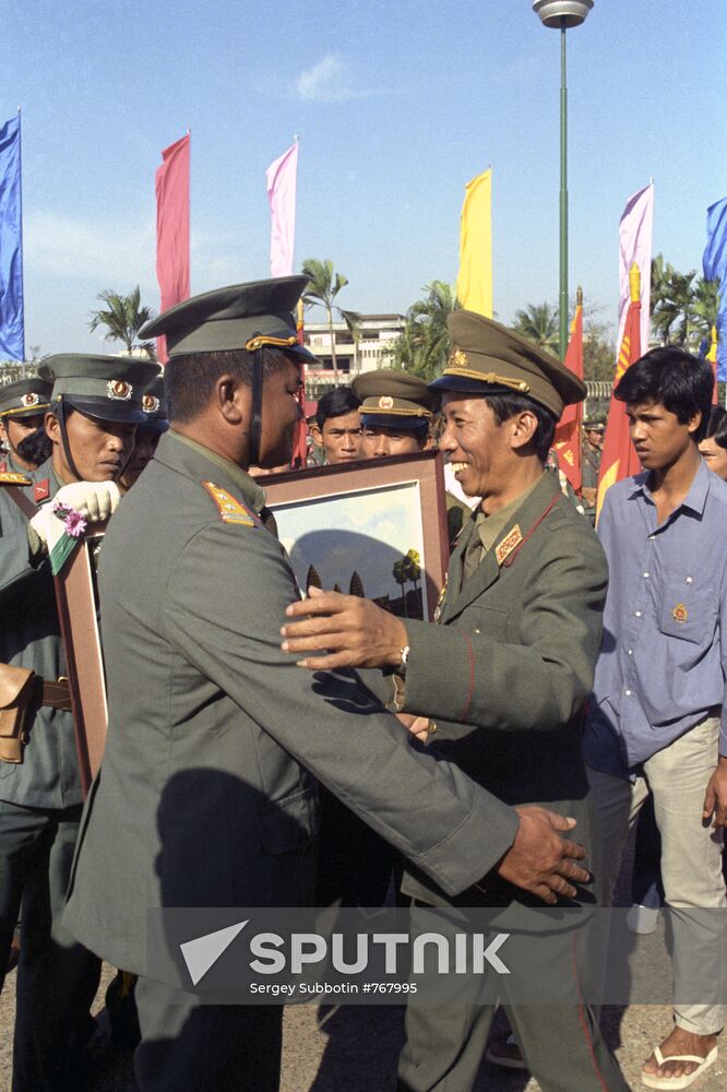 Send-off of volunteer-soldiers of Vietnamese People's Army