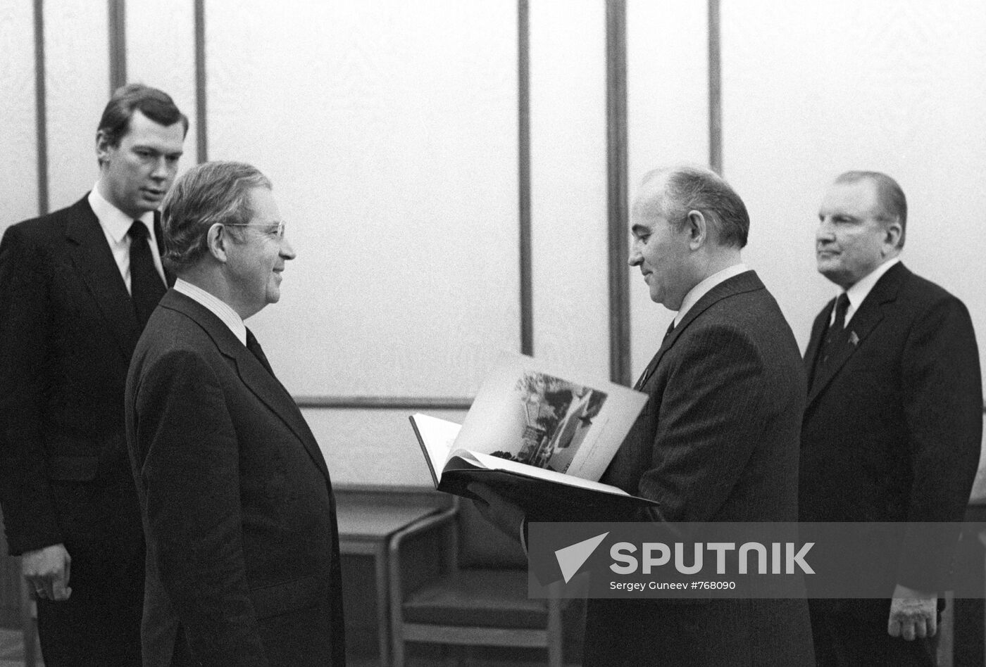 Mikhail Gorbachev, Louis Mermaz, Augusts Voss
